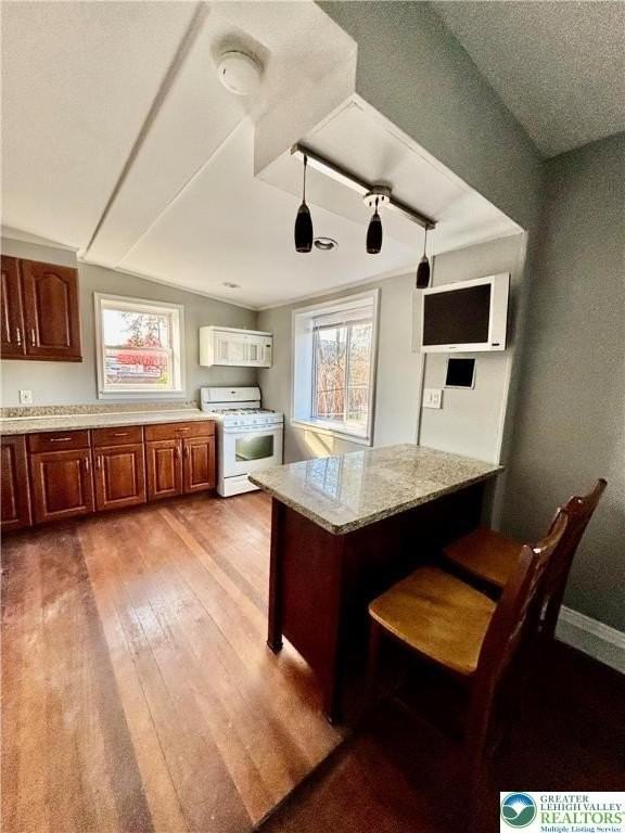 77 W Laurel St - Photo 3 of 6