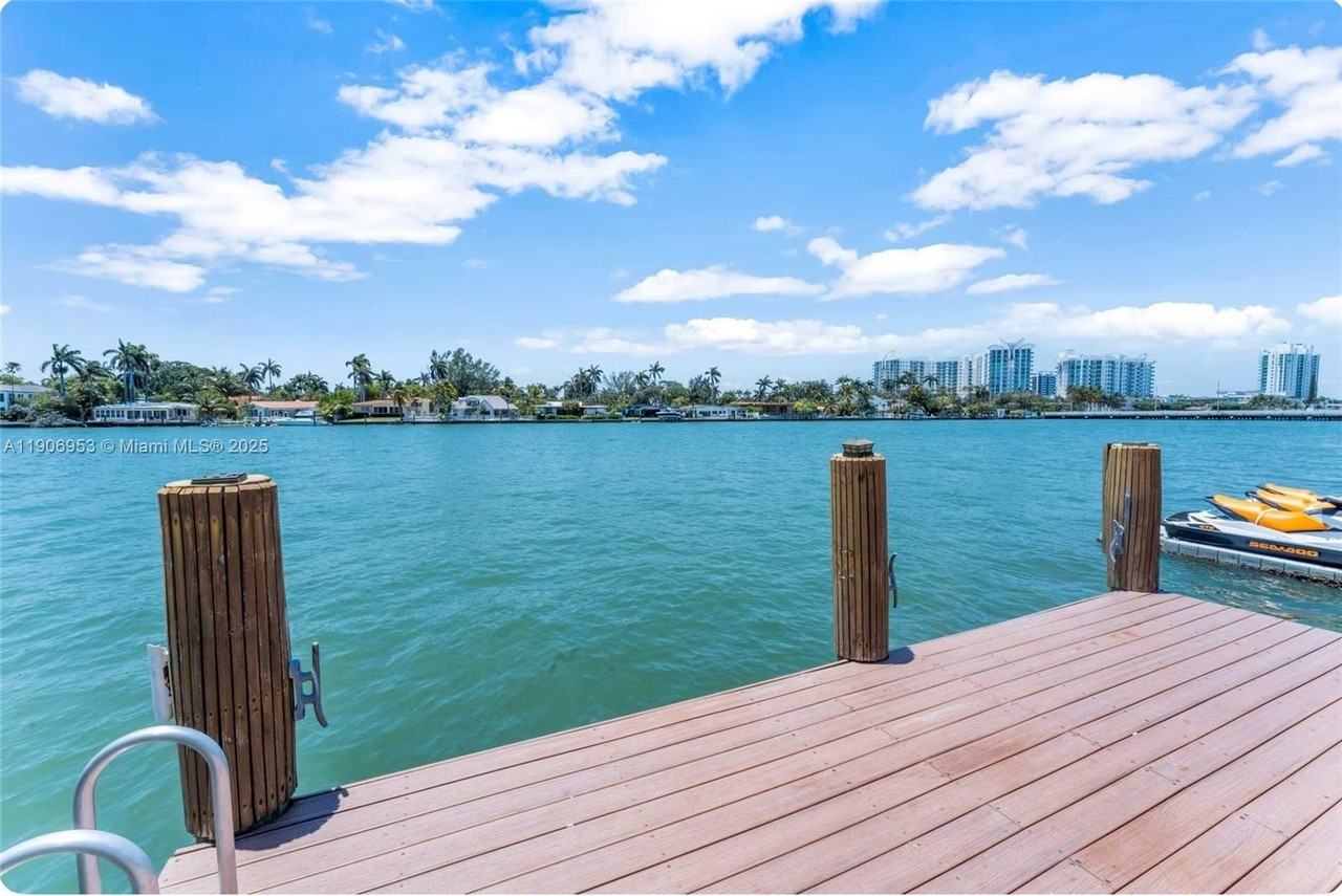 7536 W Treasure Dr - Photo 6 of 48