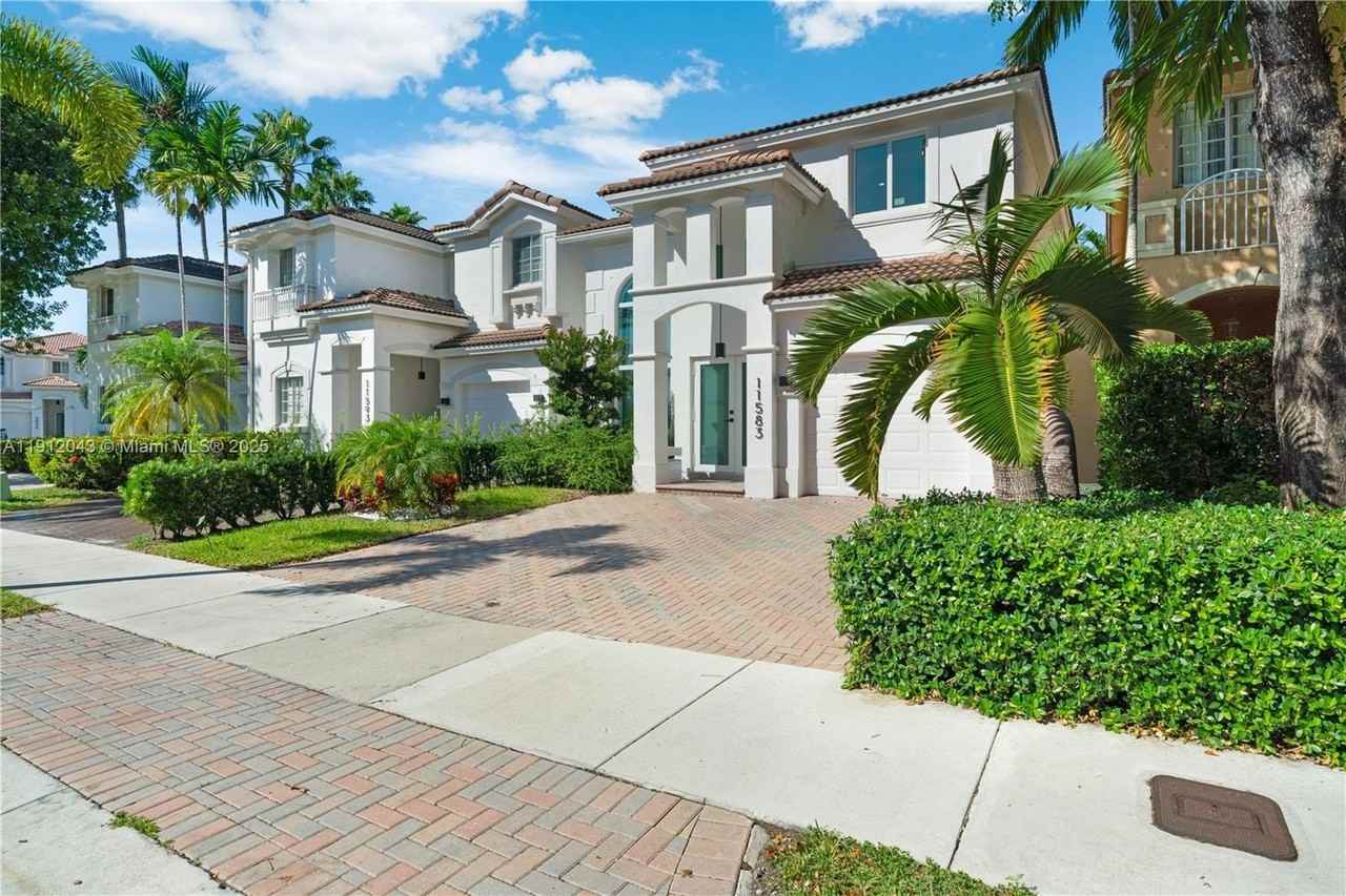 11583 Nw 69th Ter - Photo 2 of 40