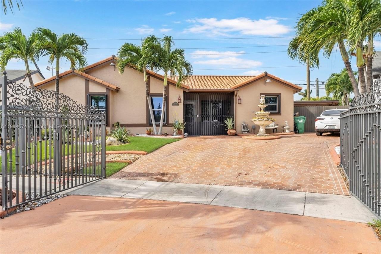 21054 Sw 126th Ct - Photo 2 of 18