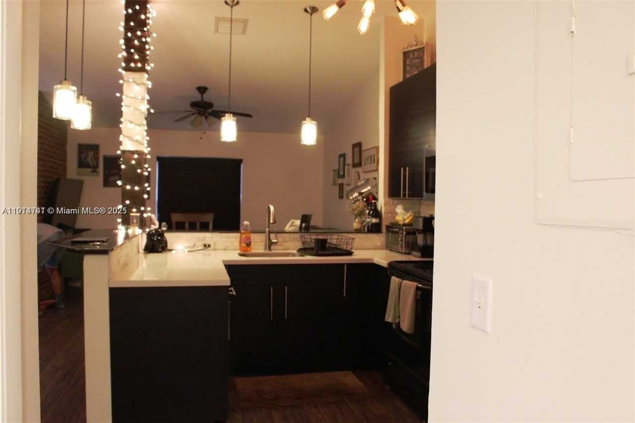 3634 Nw 83rd Ln - Photo 4 of 26