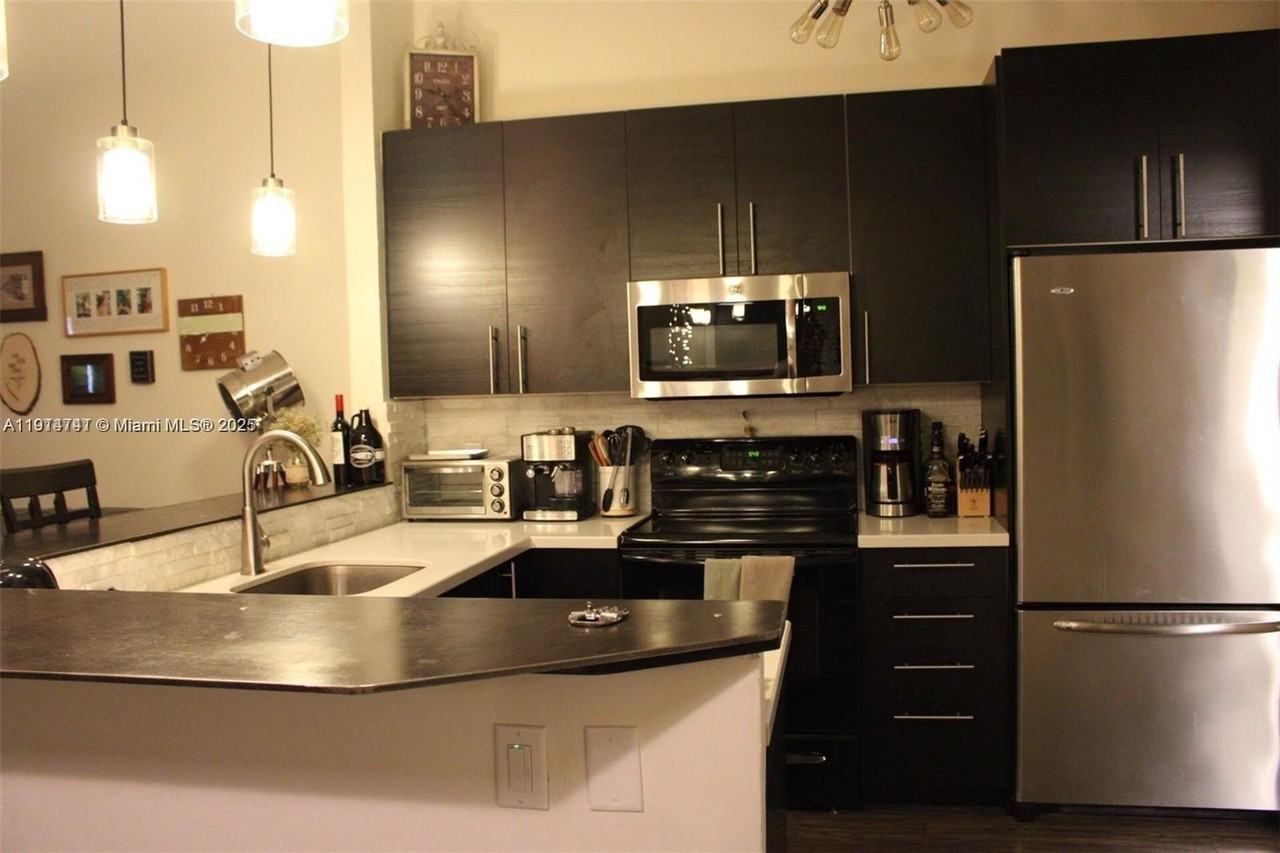 3634 Nw 83rd Ln - Photo 7 of 26