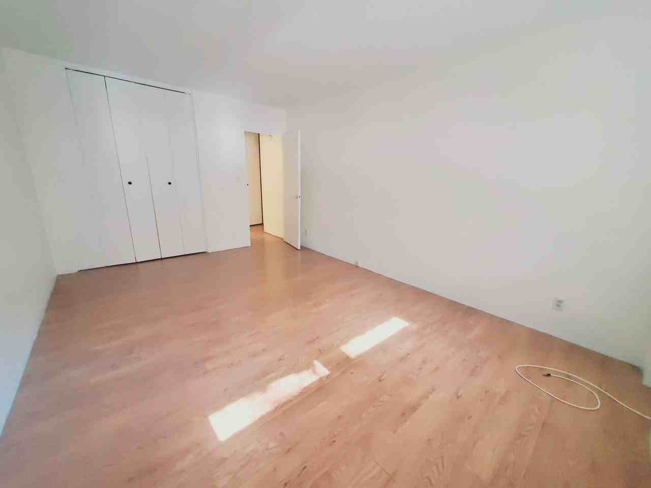 444 Bedford St #B - Photo 7 of 8