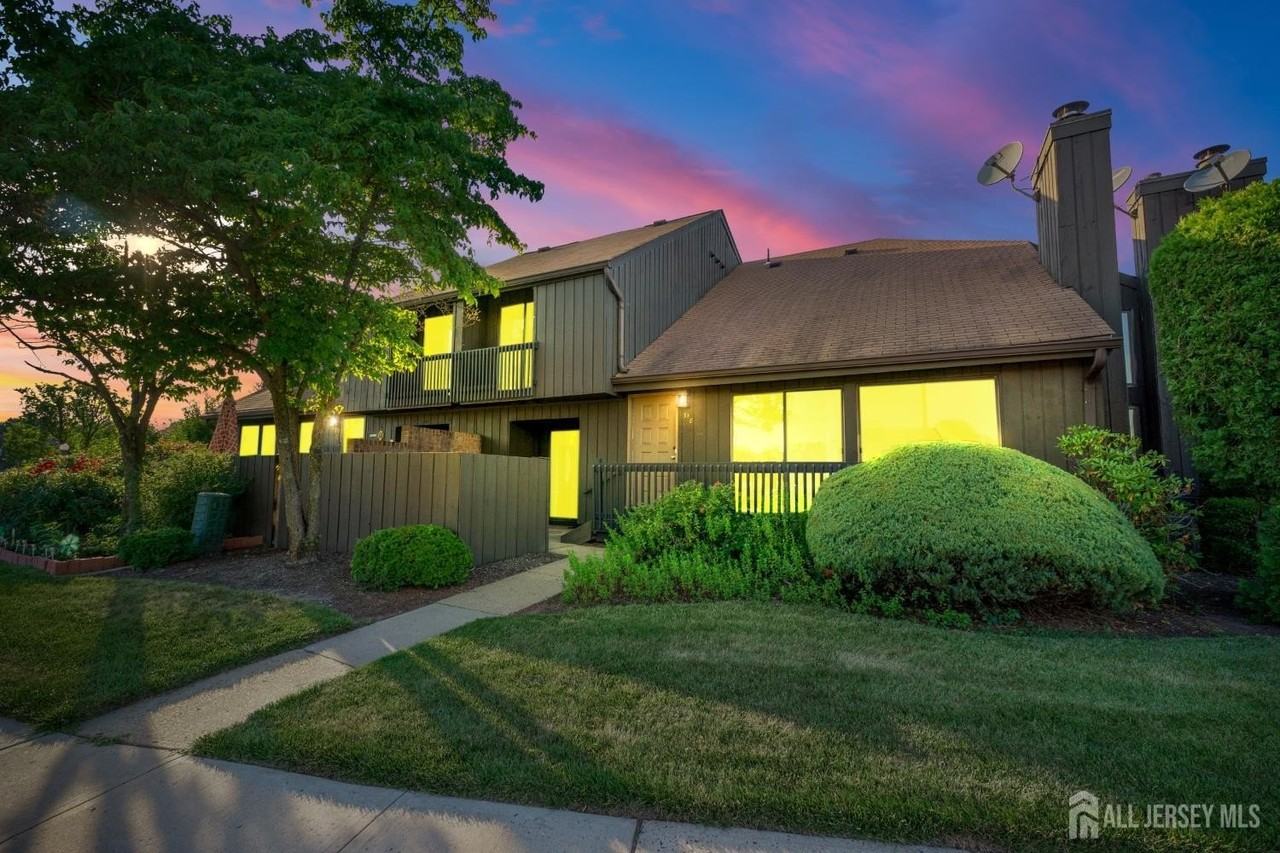 542 Westgate Dr - Photo 4 of 7