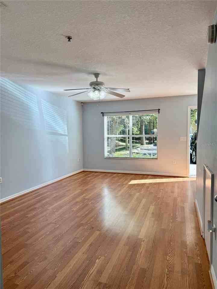 2636 Sw 35th Pl #21 - Photo 4 of 16