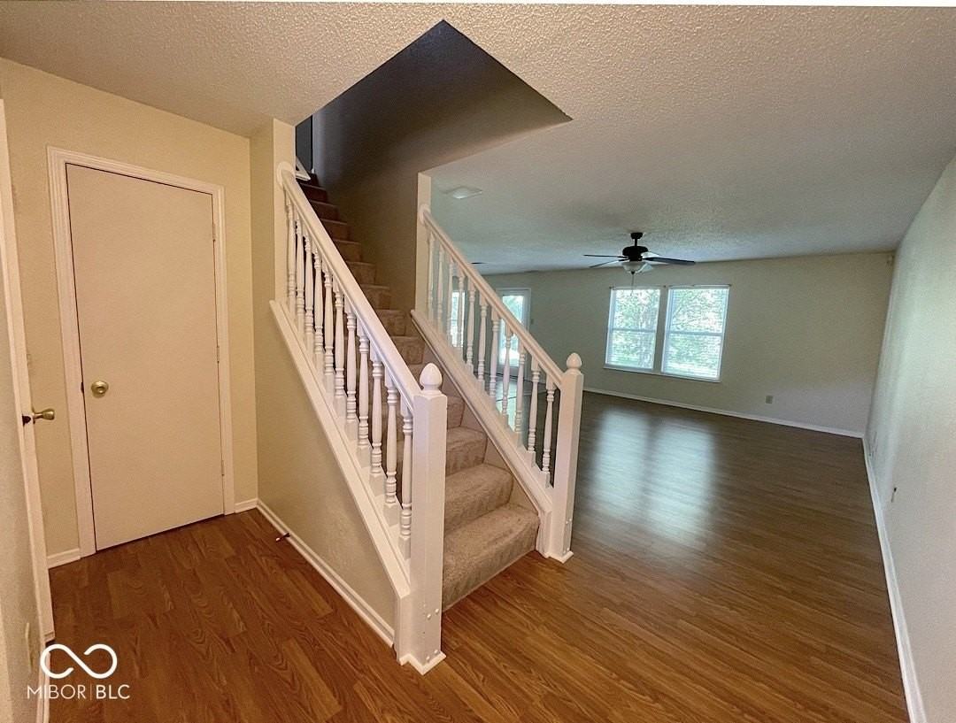 6909 Earlswood Dr - Photo 2 of 19