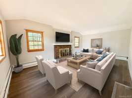 featured image of 4 Dutch Ct