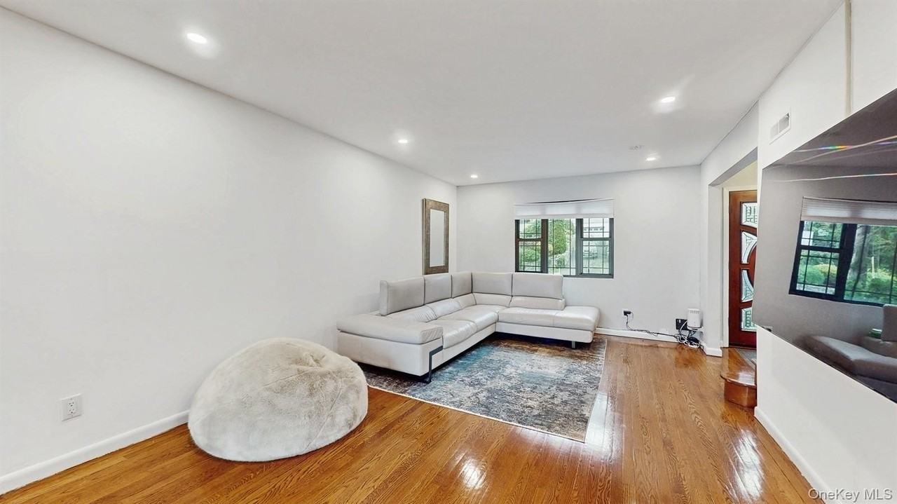 17 Arthur Pl - Photo 2 of 47