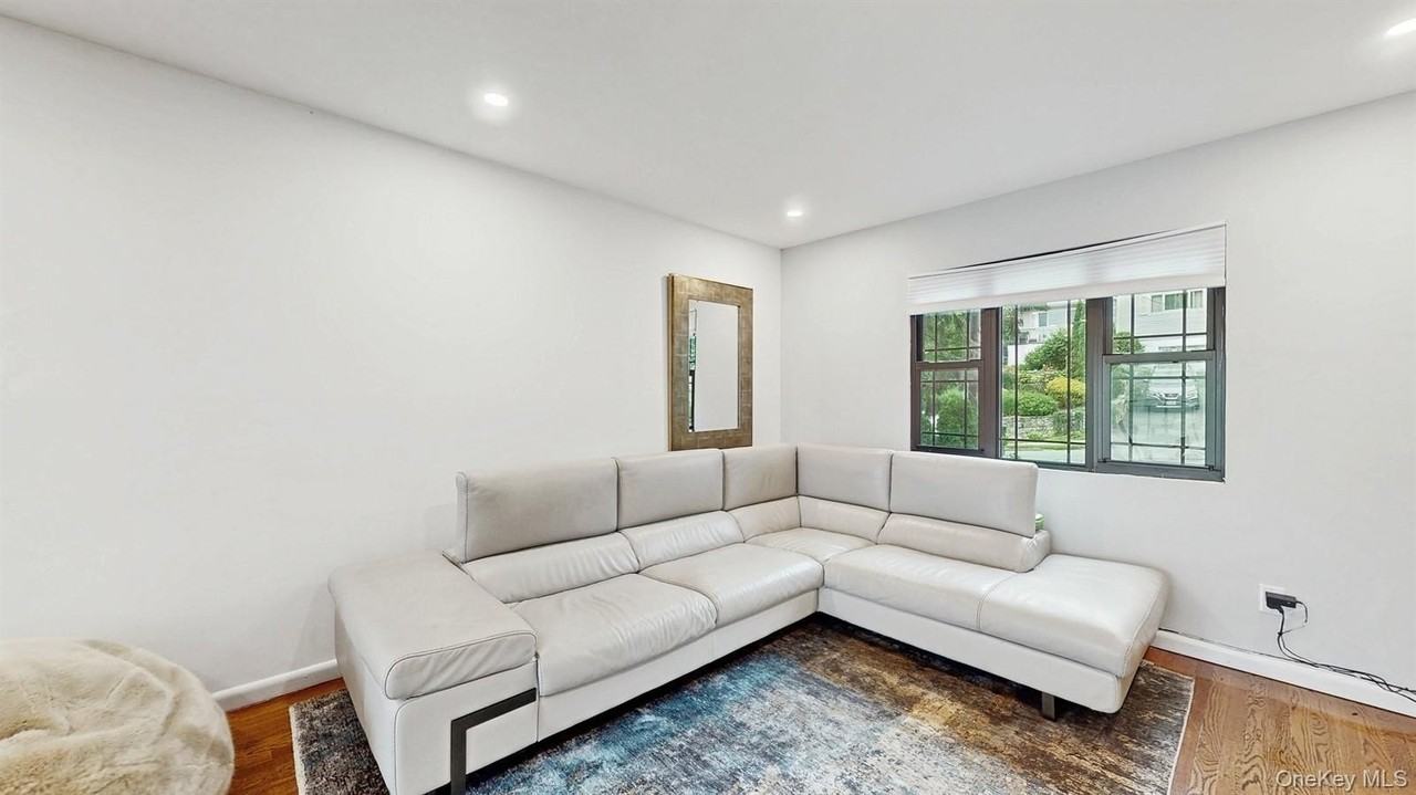 17 Arthur Pl - Photo 5 of 47