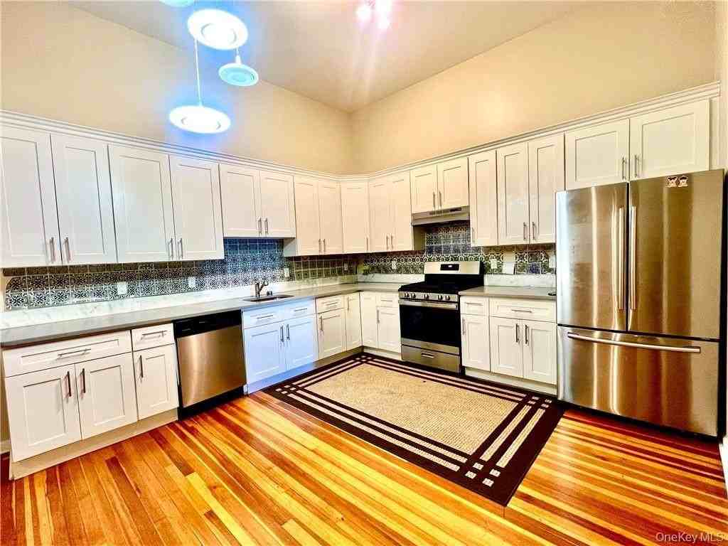 4 E Main St Apt 3a #3A - Photo 2 of 22