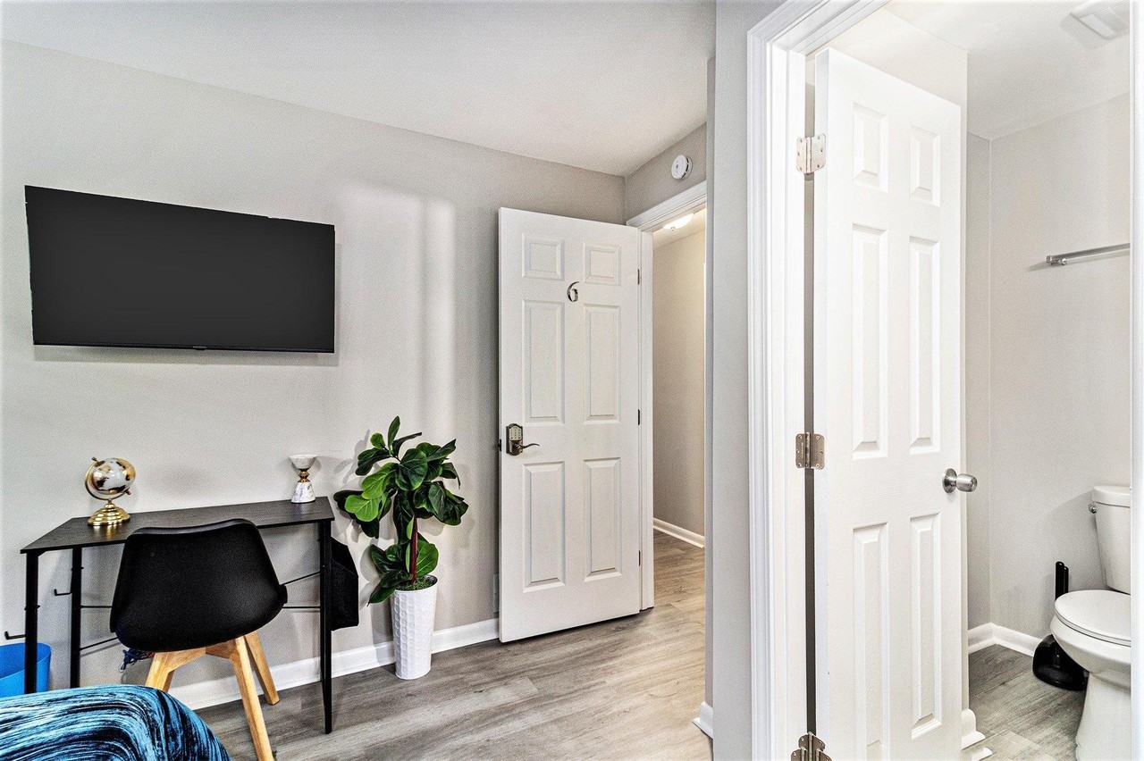 Hillpine Rd - Photo 7 of 9