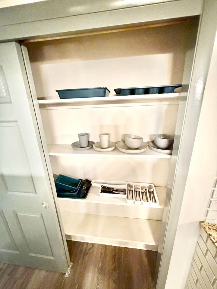 Chesswood Dr - Photo 3 of 12