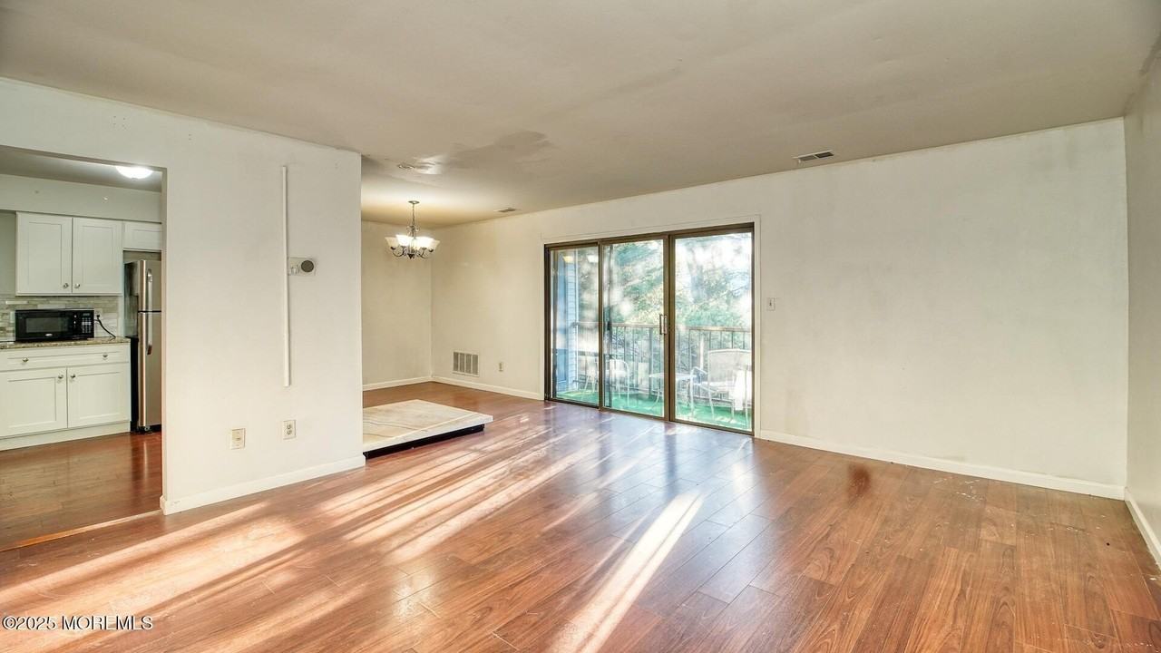 78 Wyndham Pl Unit 129 #129 - Photo 4 of 21