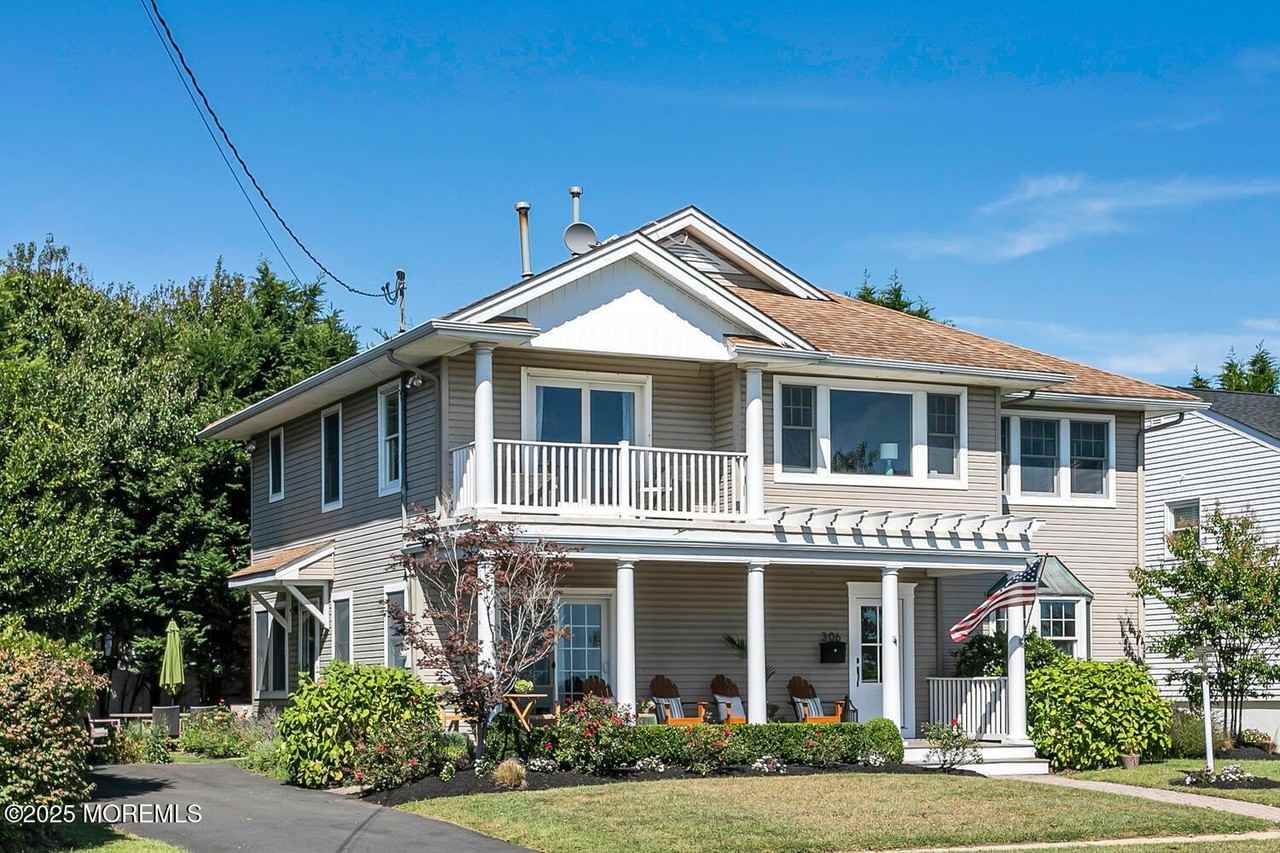 306 Ocean Rd - Photo 2 of 45