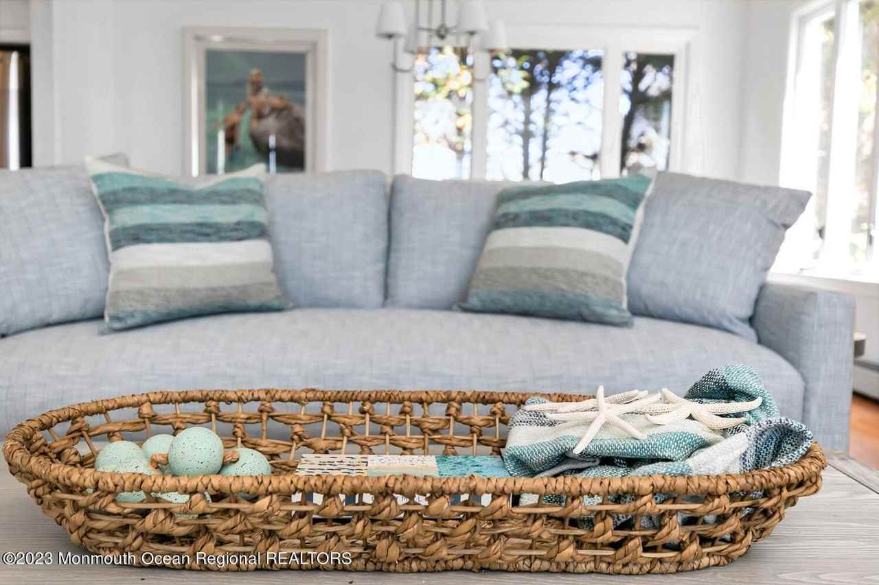 306 Ocean Rd - Photo 7 of 45