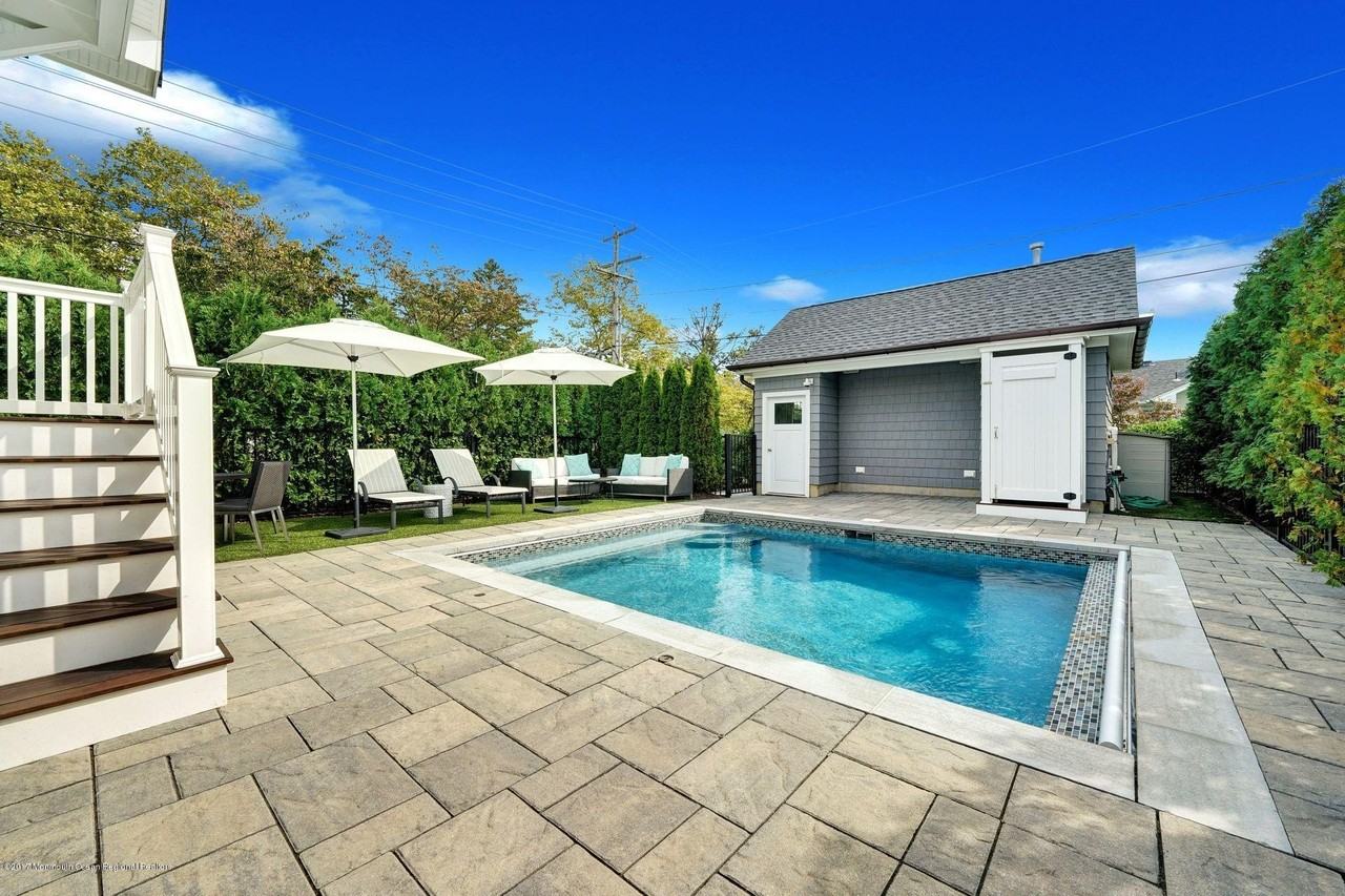 401 Monmouth Ave - Photo 4 of 24