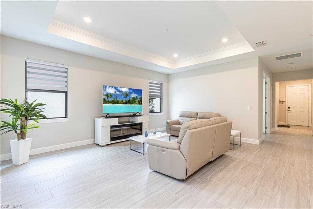 10371 Ventana Ln - Photo 5 of 28