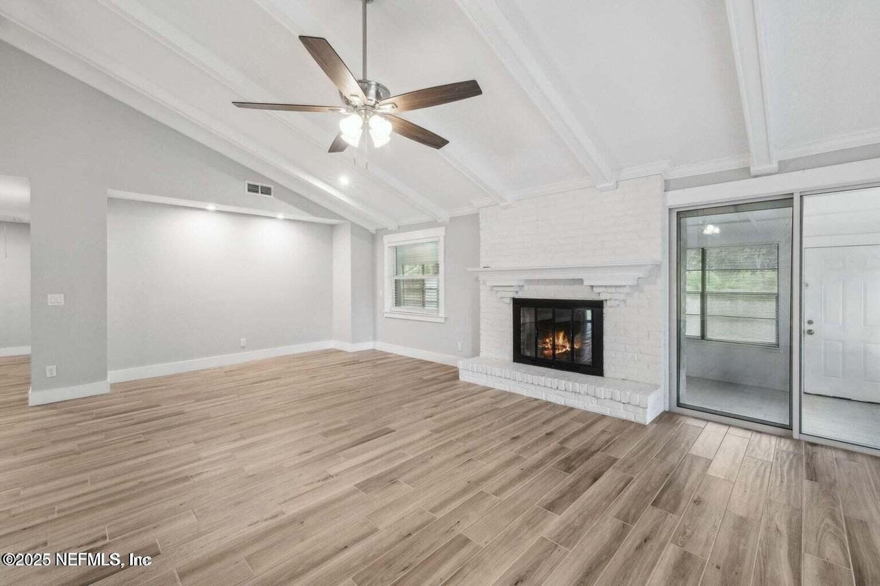 5609 Hyde Park Cir - Photo 7 of 50