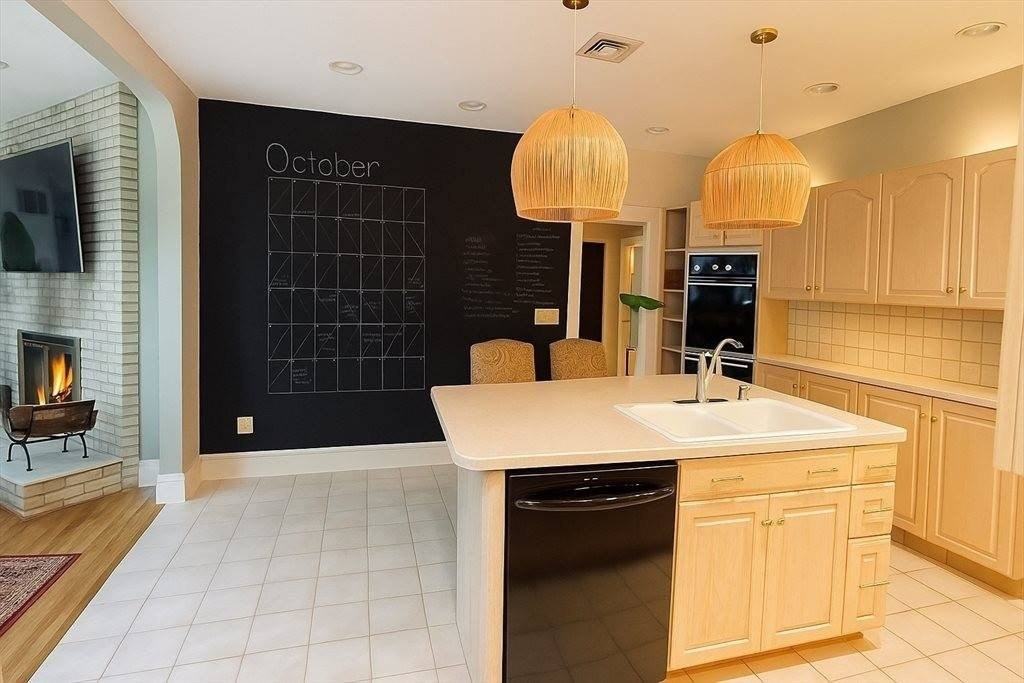 177 Springfield Street - Photo 5 of 19