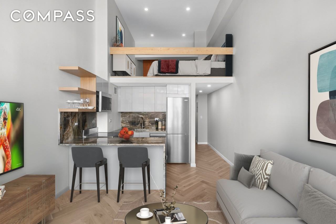 350 E 62nd St #4Q - Photo 2 of 6