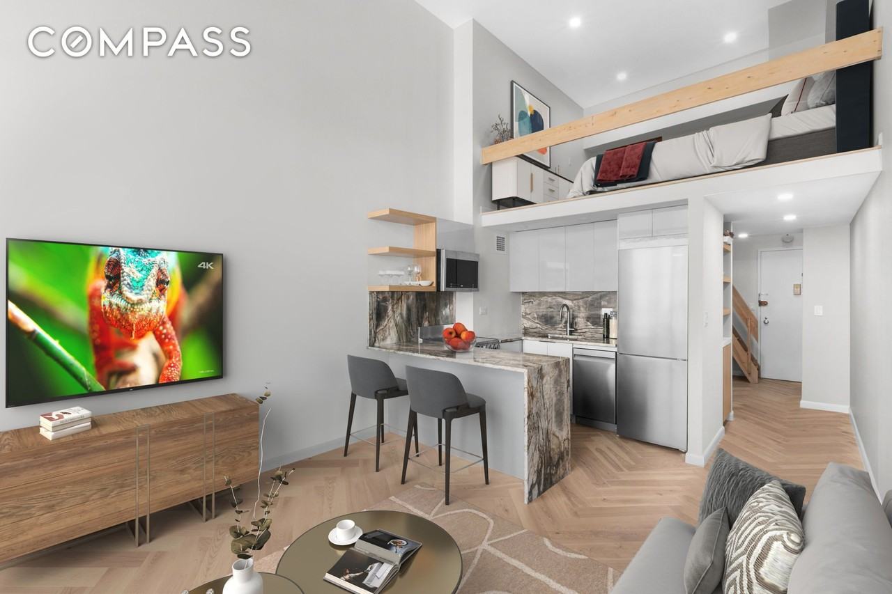 350 E 62nd St #4Q - Photo 3 of 6