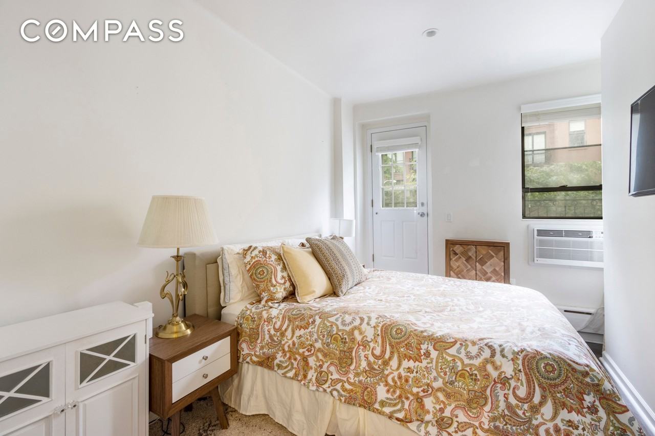 160 East 74th Street #3 - Photo 5 of 9