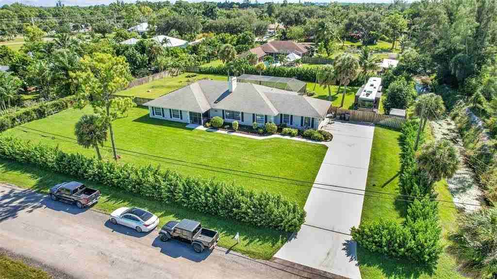 8606 Arrowhead Dr - Photo 2 of 50