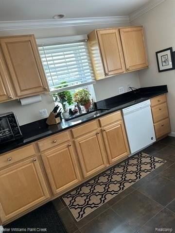 14040 Labelle St - Photo 4 of 10