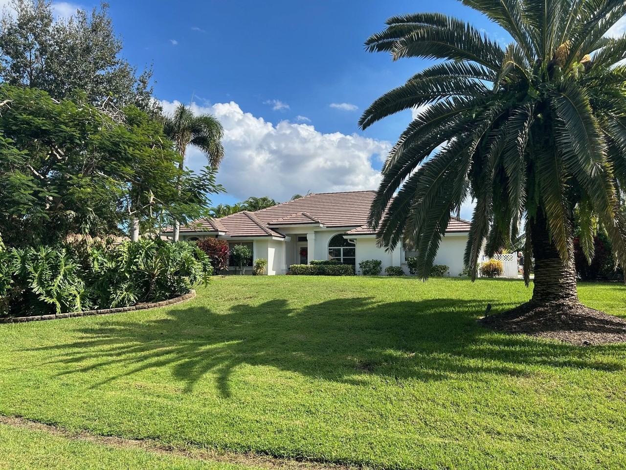 4898 Sw Lake Grove Cir - Photo 4 of 28