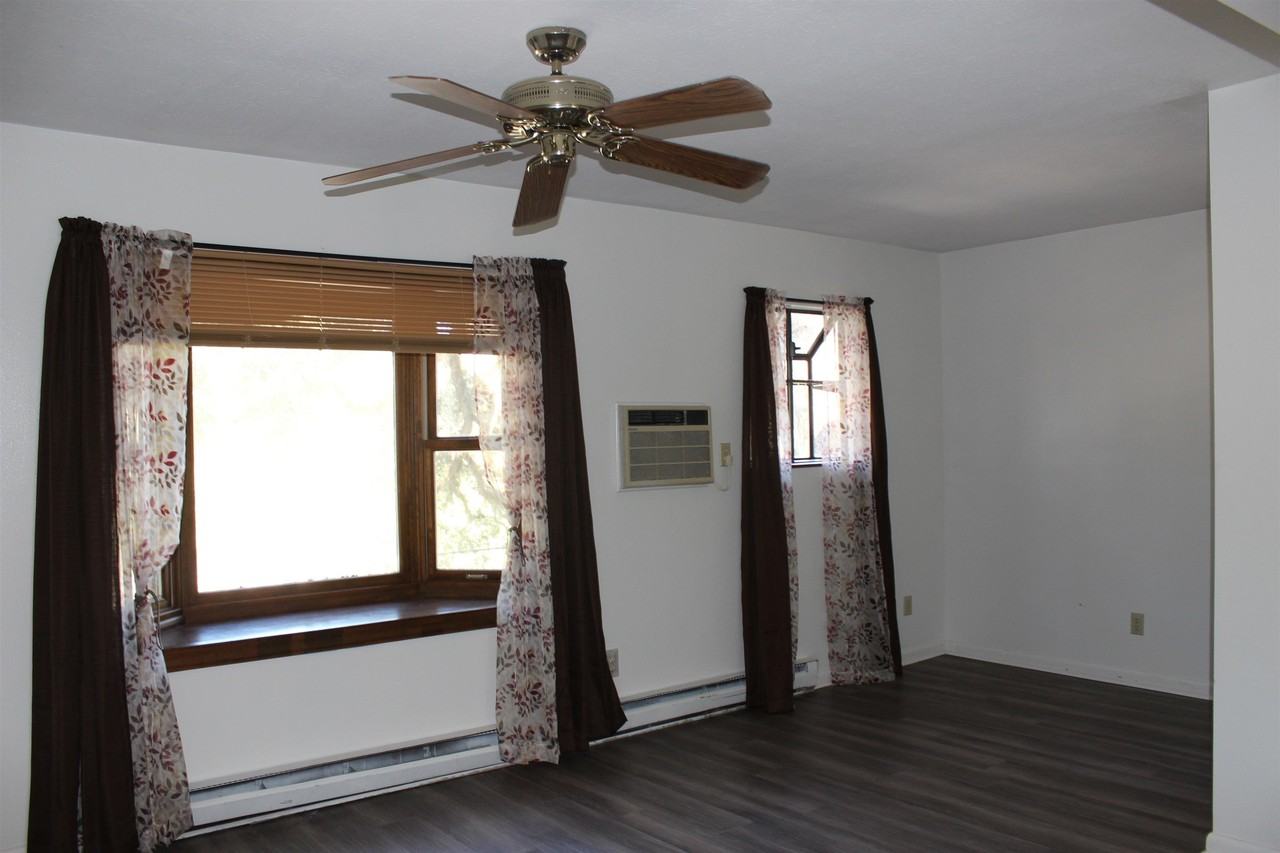 409 Westwood Dr - Photo 6 of 35