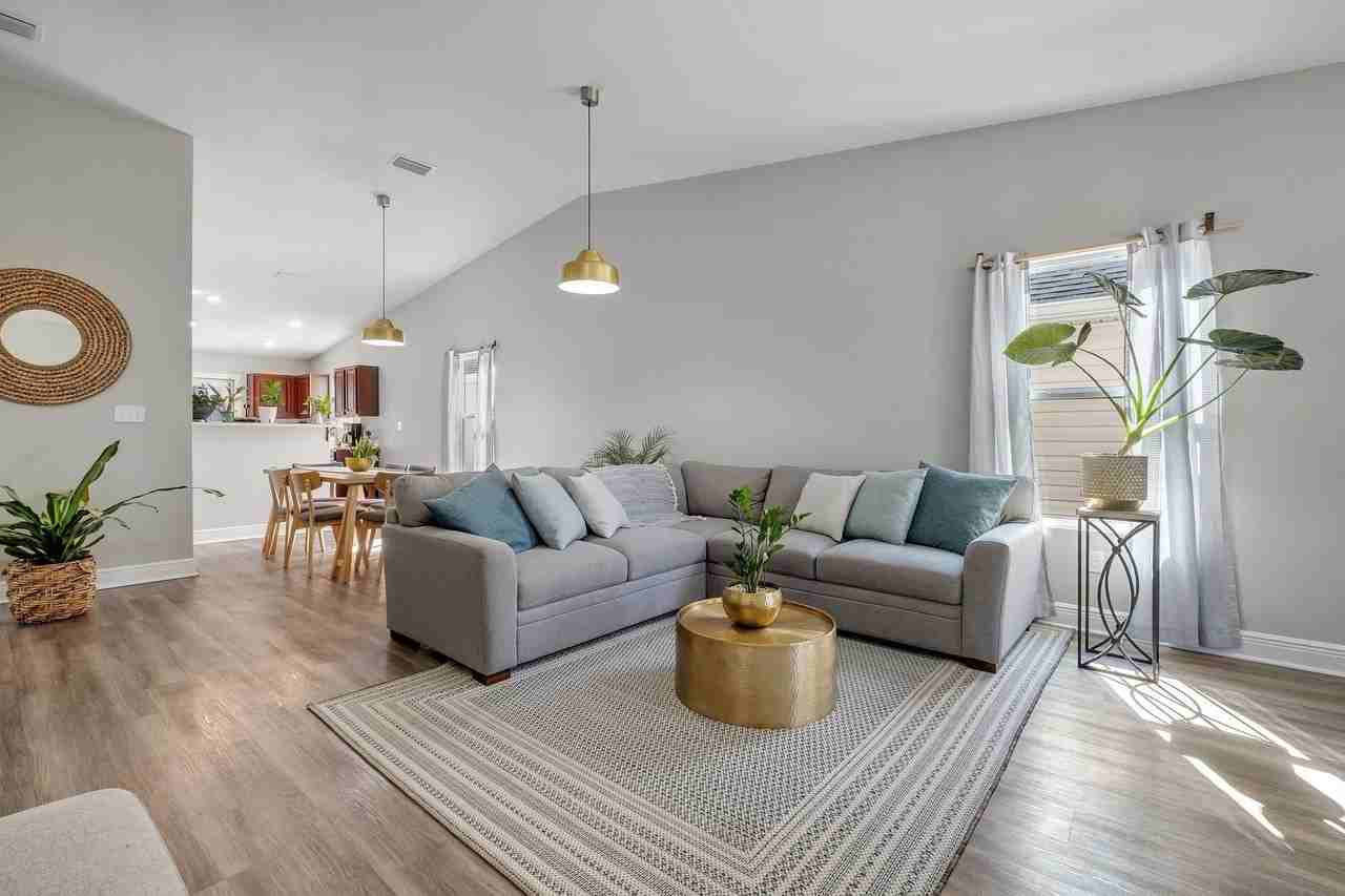 1069 Lacey Ln - Photo 7 of 35