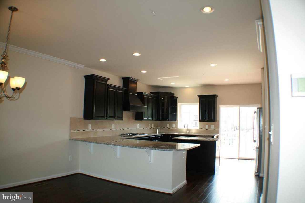 7581 Crowley Street - Photo 5 of 19