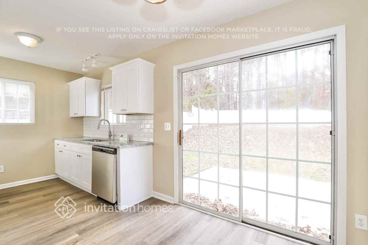 3909 Shepway Loop - Photo 6 of 17