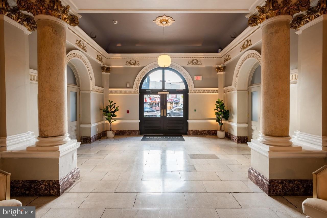 699 N Broad St Apt 902 #902 - Photo 4 of 14