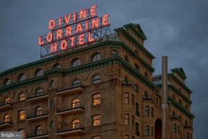 featured image of 699 N Broad St Apt 1002 #1002