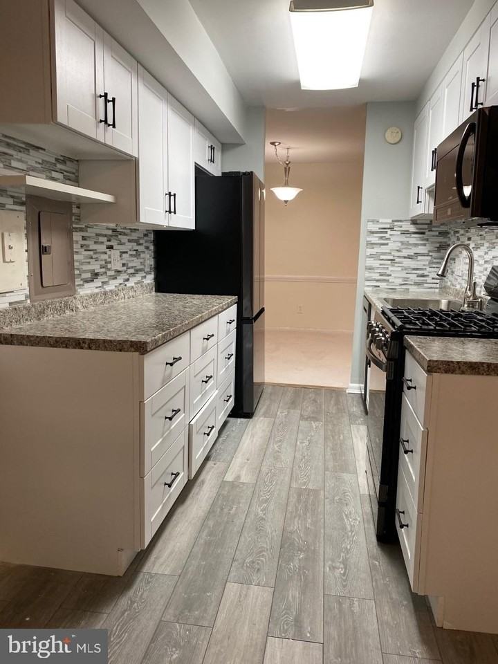 8316 Tobin Rd Apt 13 #13 - Photo 3 of 11