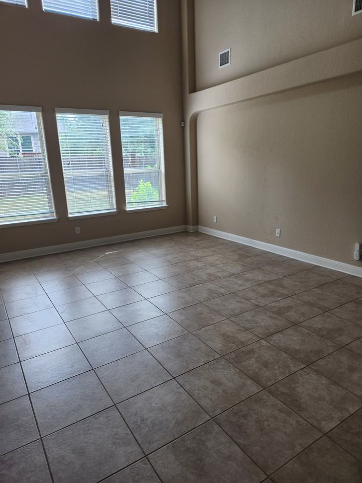 1806 Ayleth Avenue - Photo 3 of 18