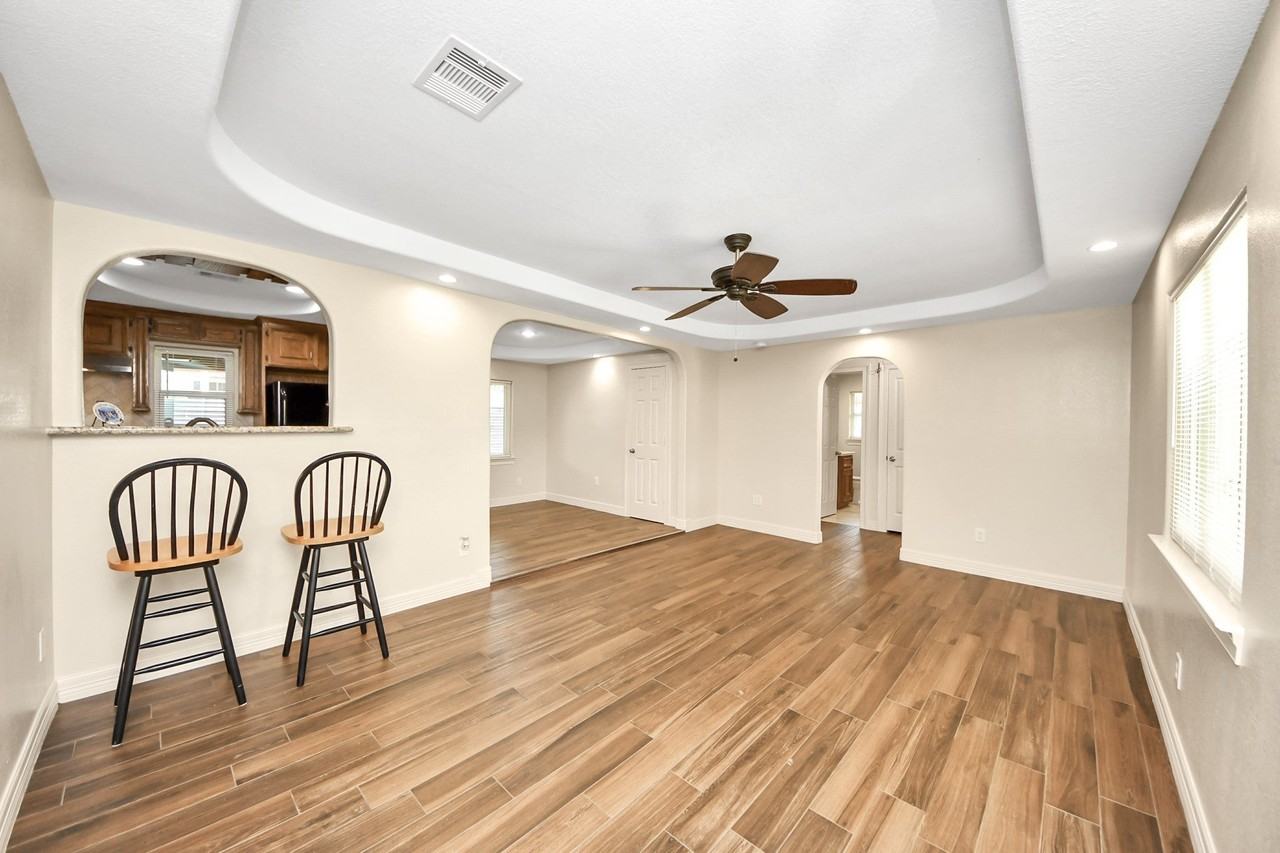 8925 Homewood Ln - Photo 3 of 28