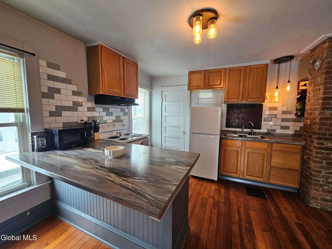 51 Sacandaga Rd - Photo 6 of 22