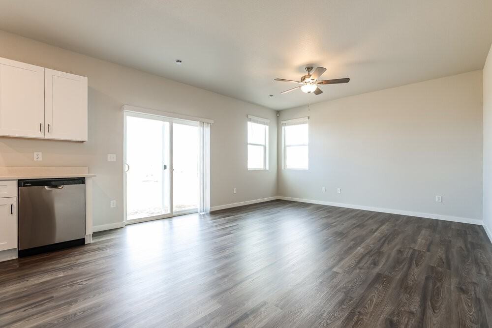 2161 Flower Blosom Ave - Photo 5 of 17