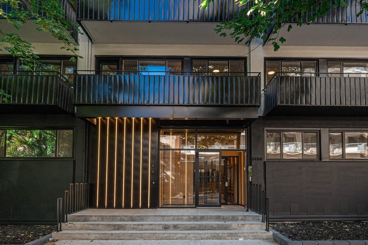 MTL LIV - Photo 2 of 50