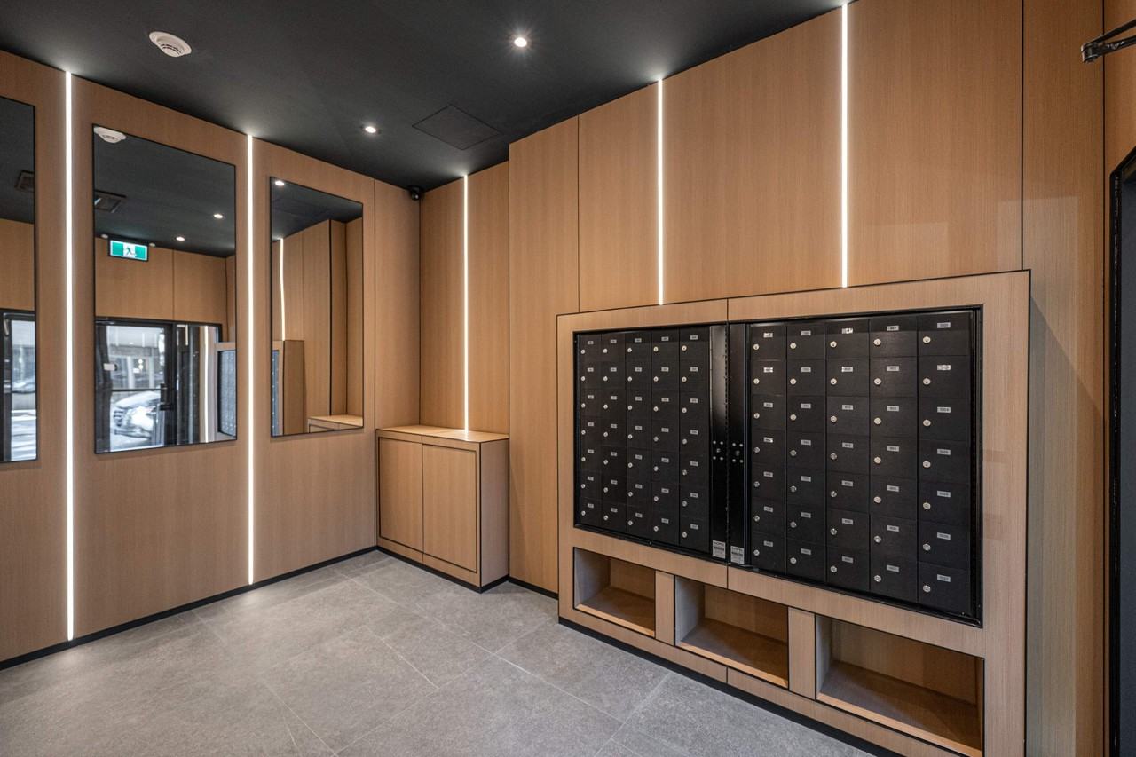 MTL LIV - Photo 5 of 50