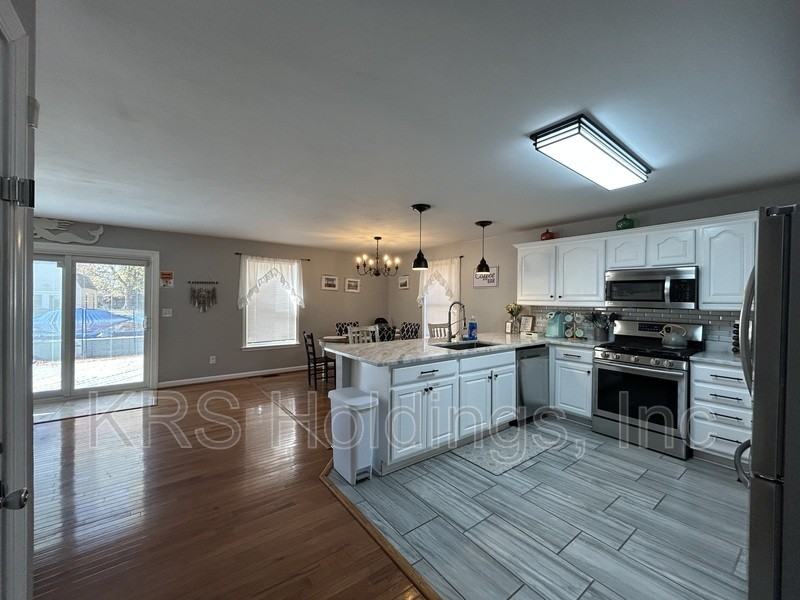 8583 Wayland St - Photo 2 of 17