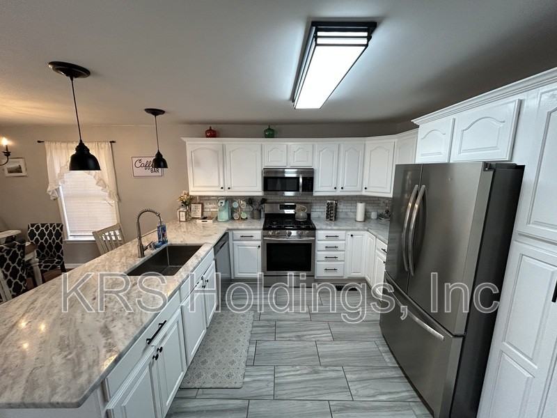 8583 Wayland St - Photo 3 of 17