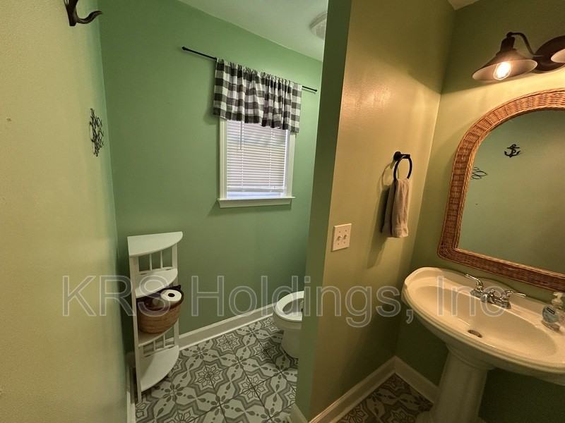 8583 Wayland St - Photo 7 of 17