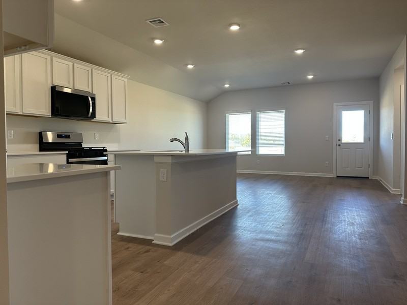 12537 Northwest 142Nd Street - Photo 4 of 18