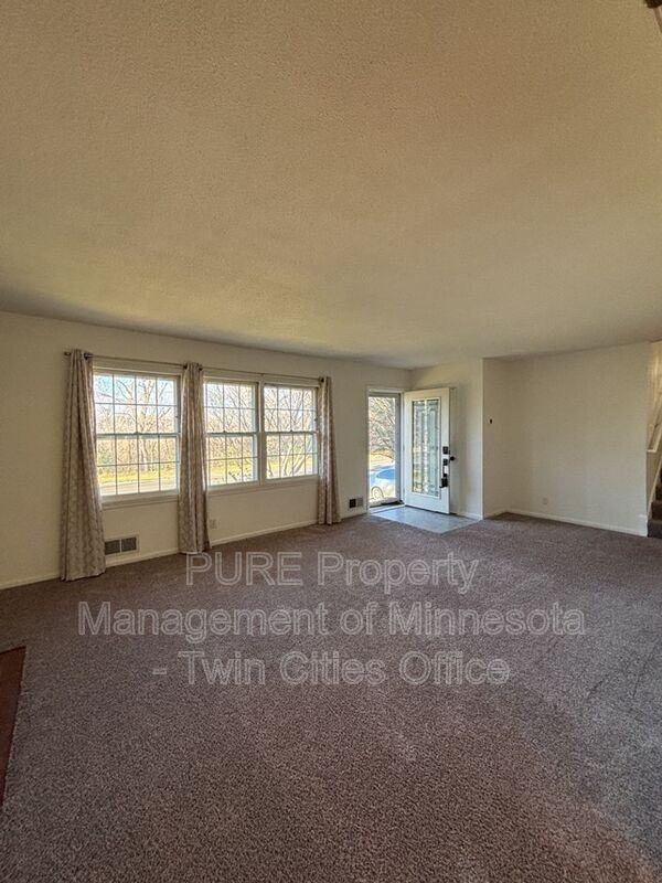 4648 Nine Mile Creek Pkwy - Photo 3 of 21