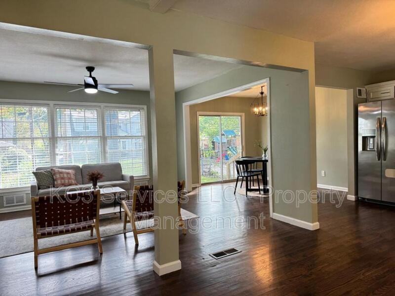 10419 College Ave - Photo 2 of 20