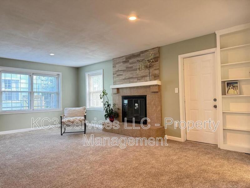 10419 College Ave - Photo 7 of 20