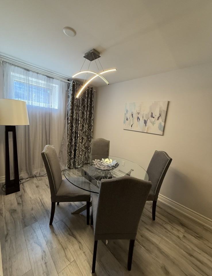 335 Elgin Mills Road West - Photo 3 of 15